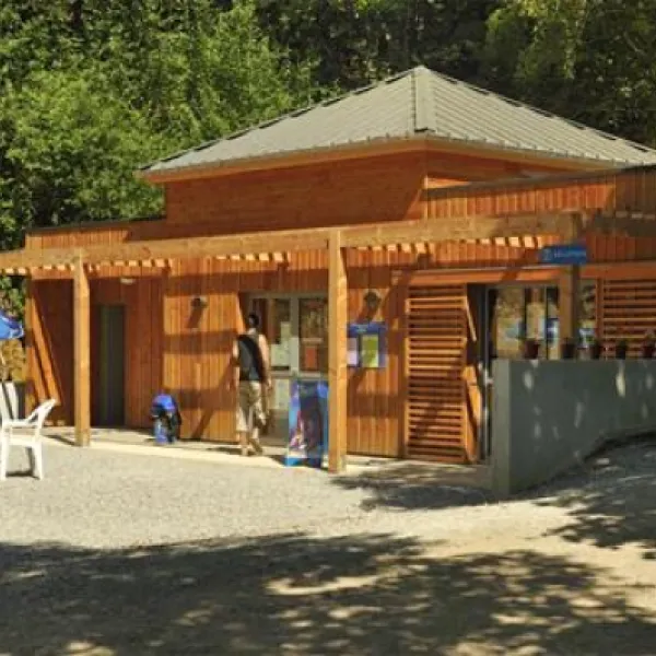 flower-camping-la-plage-treignacsurvzre-unuyb