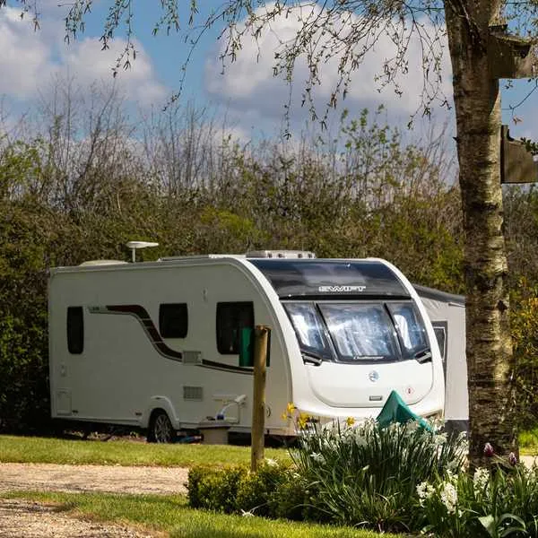 hill-cottage-farm-camping-and-caravan-park-fordingbridge-3vf9p