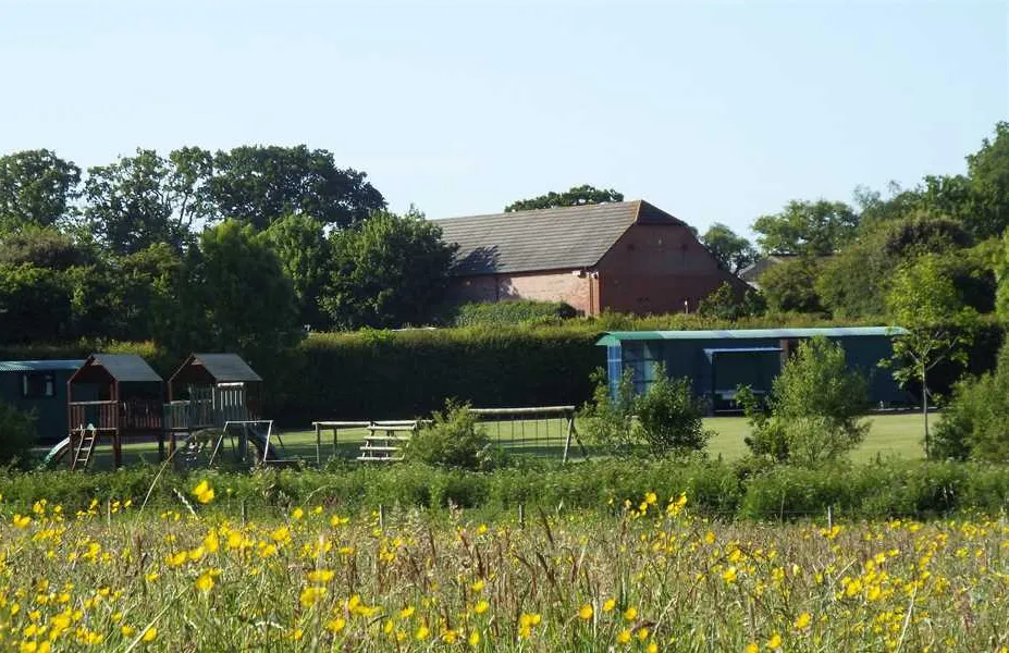 hill-cottage-farm-camping-and-caravan-park-fordingbridge-shtd9