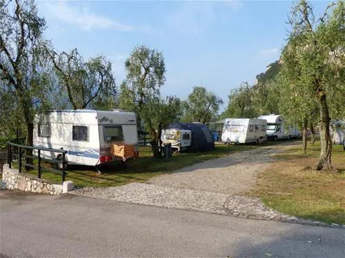 campeggio-nanzel-limone-sul-garda-ry4ei