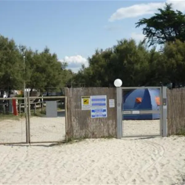 camping-tripesce-vada-kn88j
