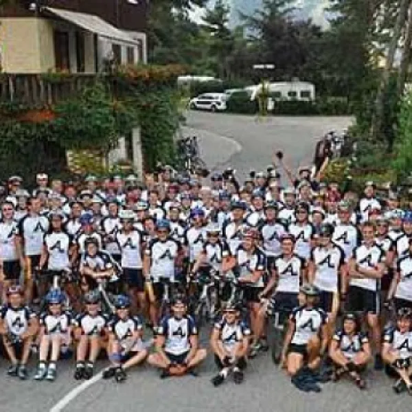 camping-la-cascade-isre-x8u0o