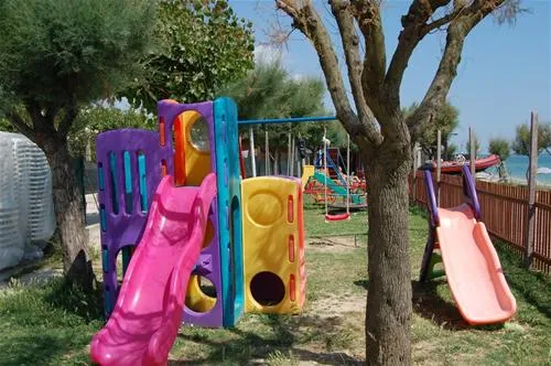 villaggio-turistico-residence-mare-fermo-2a8bv