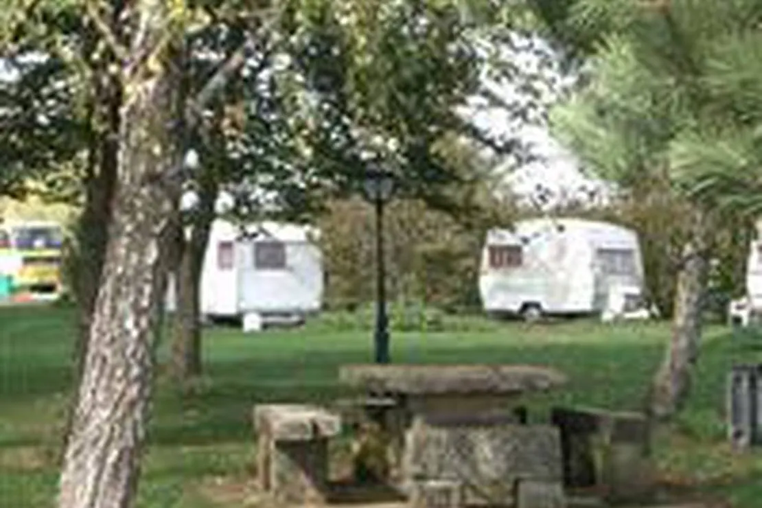 camping-a-la-ferme-de-la-renaudine-dampierre-les-conflans-gspwq