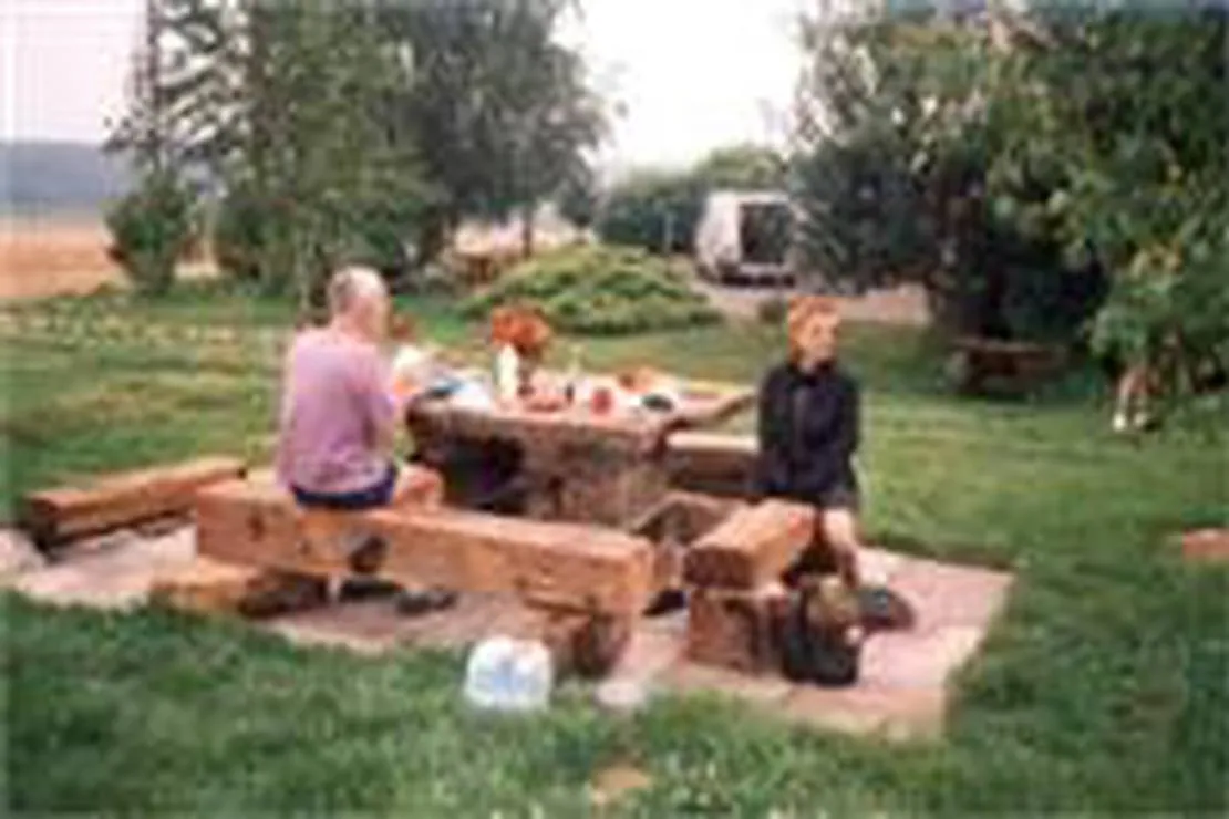 camping-a-la-ferme-de-la-renaudine-dampierre-les-conflans-ll4xz