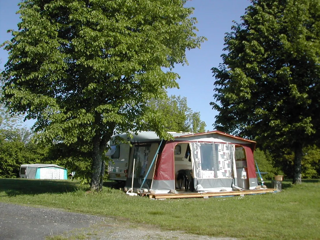 le-bois-denval-sarroux-rcg9h