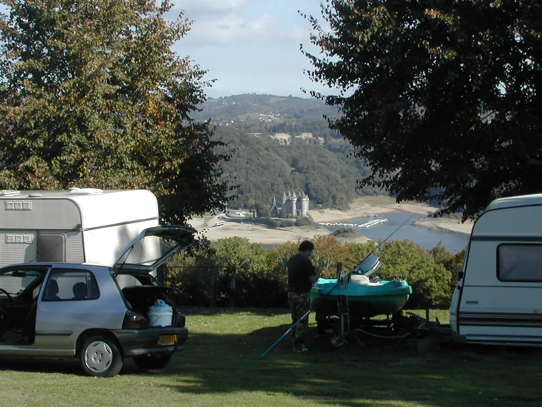 le-bois-denval-sarroux-zvtgg