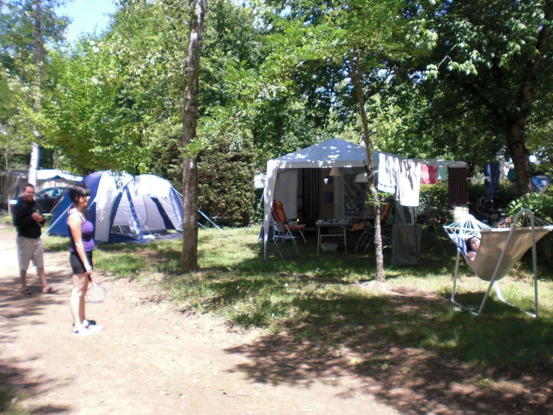 camping-lerocher-de-la-cave-carsac-aillac-lbdax