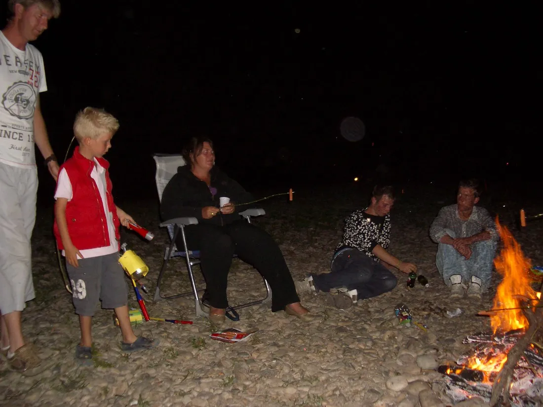 camping-lerocher-de-la-cave-carsac-aillac-y8xaz