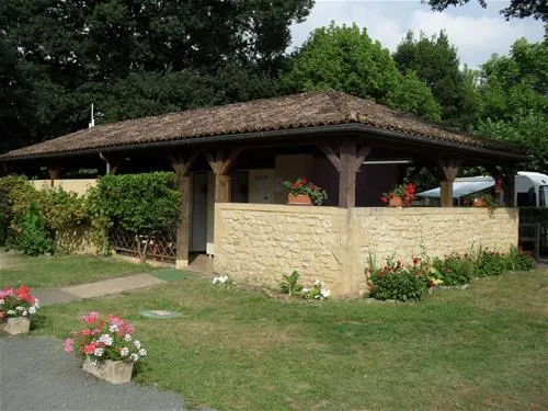 le-port-de-limeuil-alles-sur-dordogne-bt6ug