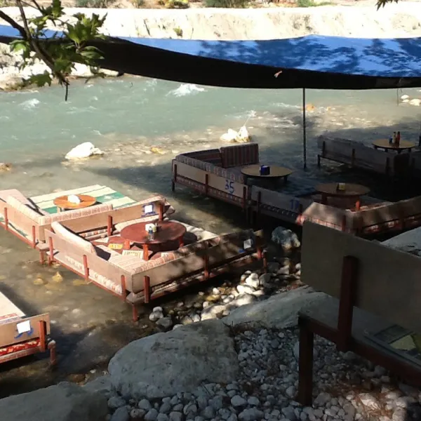 gorge-club-kanyon-rut4h