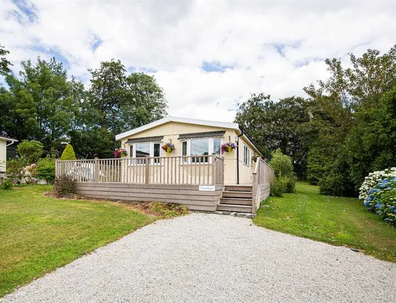 heligan-woods-caravan-camping-park-st-austell-essmm