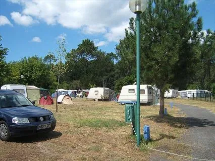 camping-municipal-du-lac-de-cazaux-la-teste-de-buch-v39zt