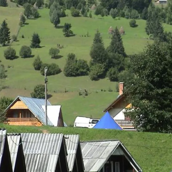 camping-ursulet-durau-jsbvb