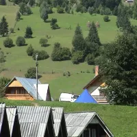 camping-ursulet-durau-jsbvb