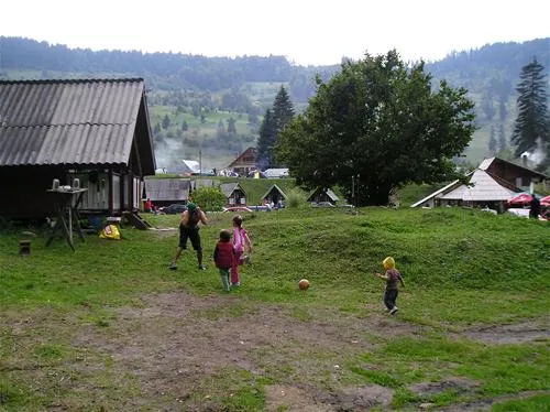 camping-ursulet-durau-qtfjw