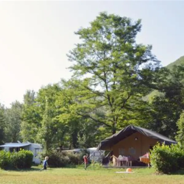 camping-la-prade-montirat-vmk10