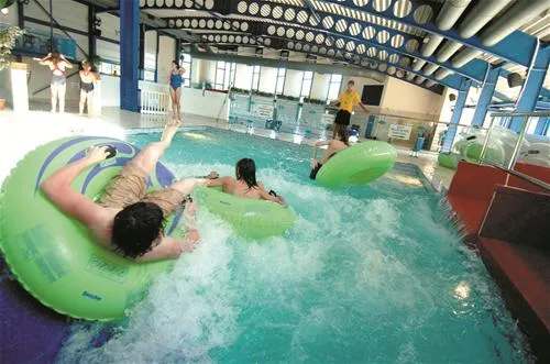 hendra-holiday-park-cornwall-uj3zm