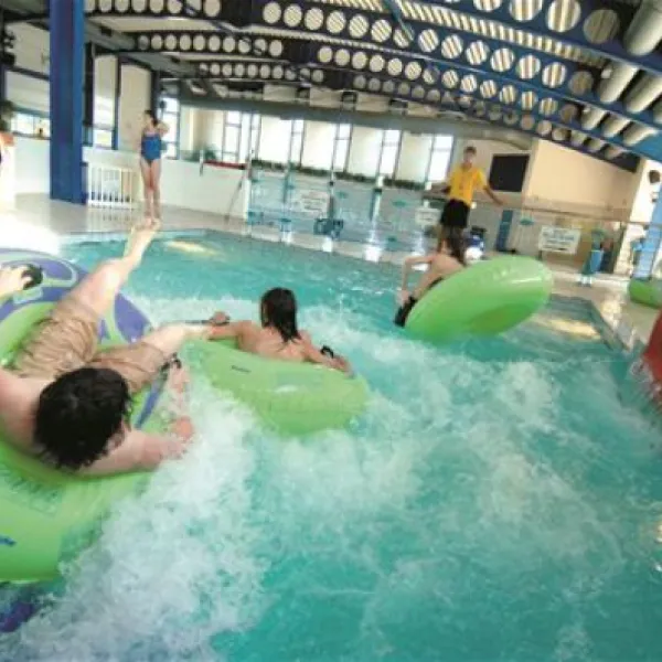 hendra-holiday-park-cornwall-uj3zm