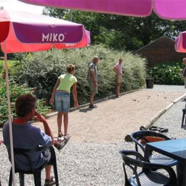 camping-des-alouettes-cognac-la-foret-c8wah