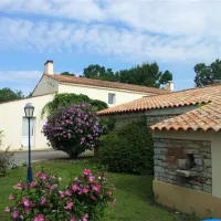 flower-camping-le-clos-cottet-angles-xon0i