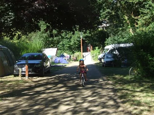 camping-municipal-le-hameau-du-petit-lay-mouchamps-stzn2