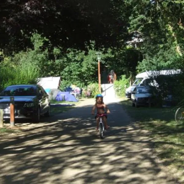 camping-municipal-le-hameau-du-petit-lay-mouchamps-stzn2