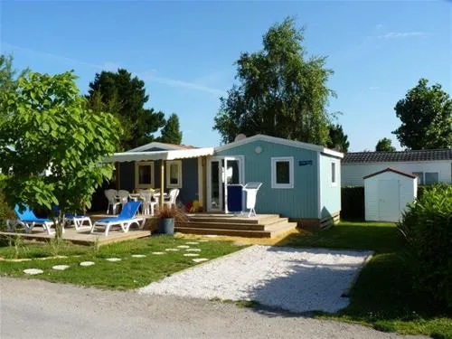 flower-camping-la-guichardiere-la-plaine-sur-mer-b8tw8