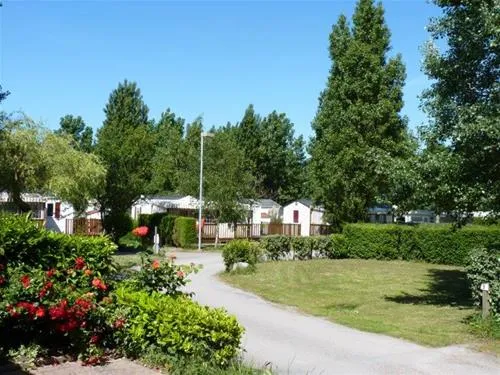 flower-camping-la-guichardiere-la-plaine-sur-mer-i4jsw
