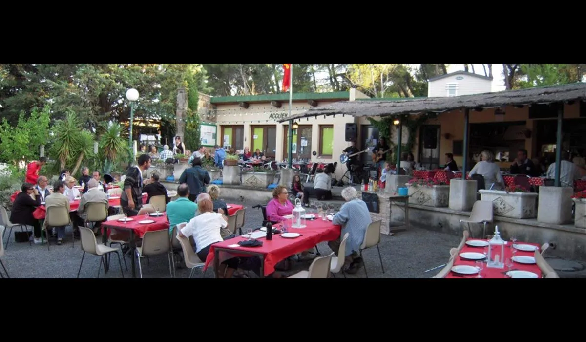 camping-la-pinede-st-florent-j3ork