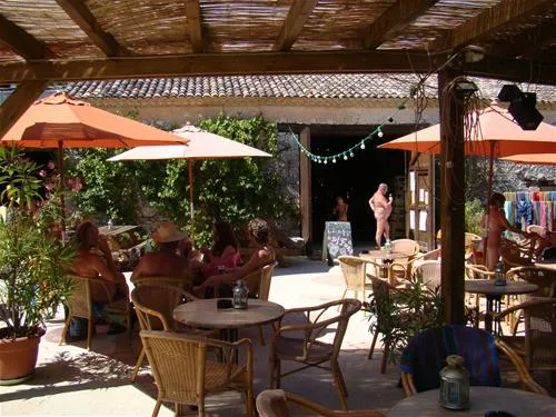 camping-naturiste-le-couderc-naussannes-rvva6