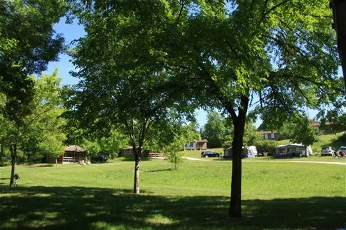camping-naturiste-le-couderc-naussannes-vvktu