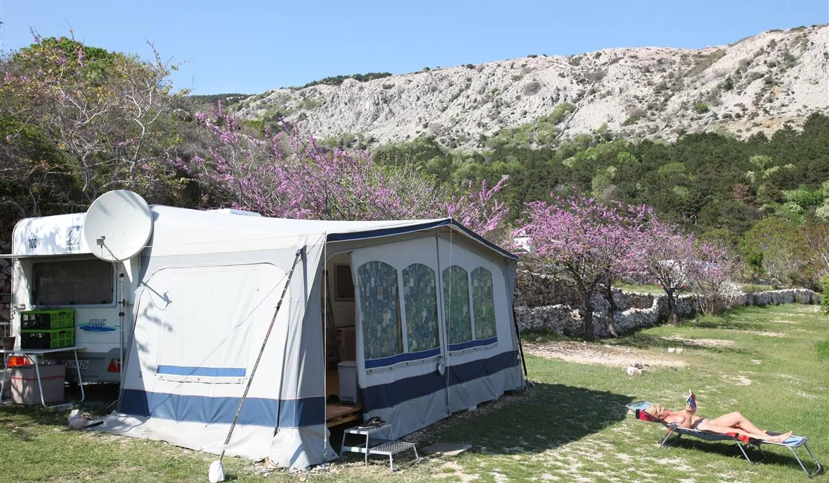 naturist-camp-bunculuka-baska-k7qti