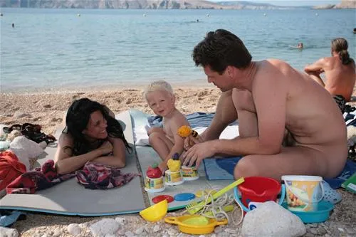naturist-camp-bunculuka-baska-rqjct