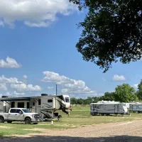 artesian-park-rv-campground-brenham-azxak