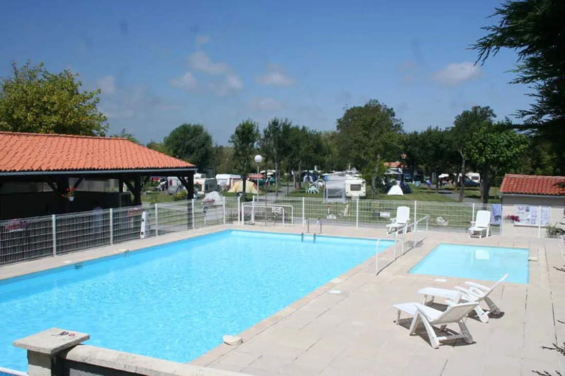 villagecenter-les-catalpas-st-georges-de-didonne-ajcmq