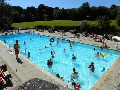 trewan-hall-club-site-columb-vr1ka