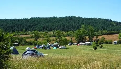camping-aire-naturelle-de-camping-la-combe-st-pierre-des-tripiers-i2ve2