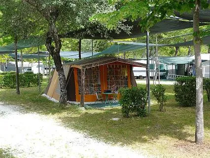 camping-edera-marina-di-massa-2h7pe