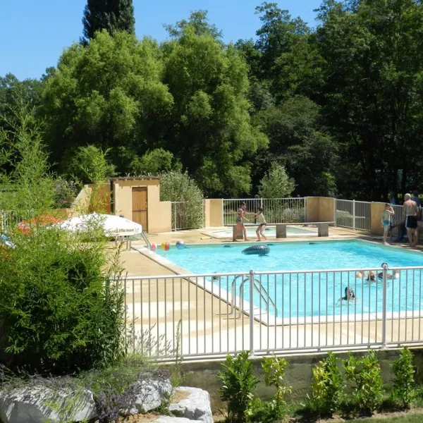 camping-le-douzou-domme-4vr3z