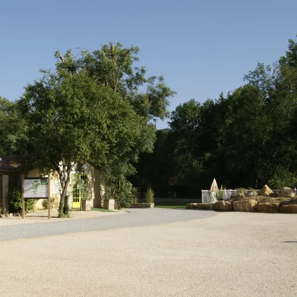 Camping Le Douzou  