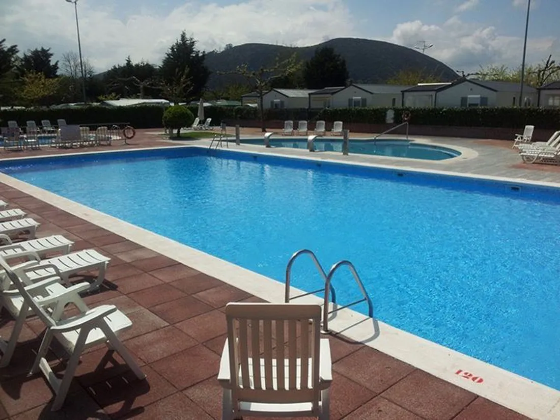 camping-playa-de-isla-arnuero-sryti