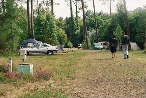 camping-le-cou-de-la-girafe-herm-myytr