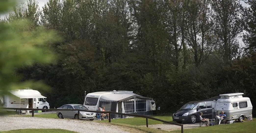 camping-caravanning-club-site-california-cross-ivybridge-0tuce