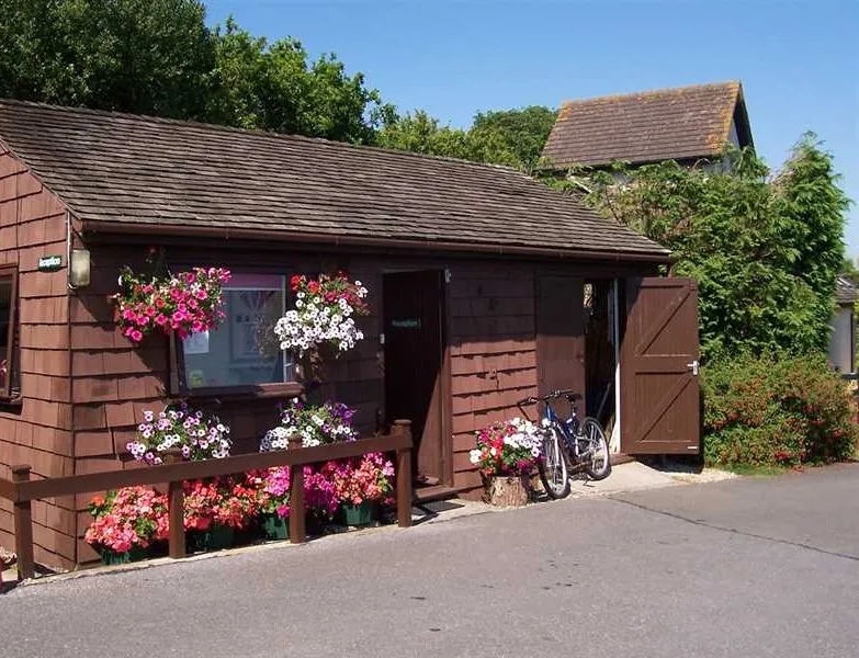 camping-caravanning-club-site-california-cross-ivybridge-de0ii