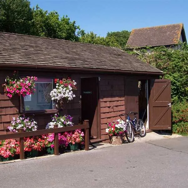 camping-caravanning-club-site-california-cross-ivybridge-de0ii