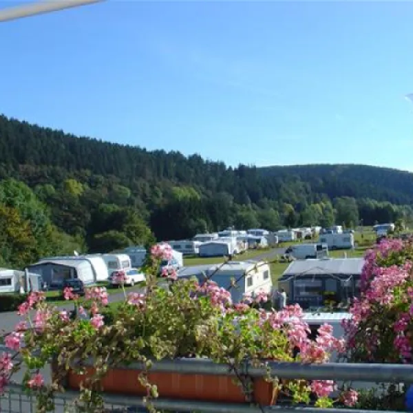 campingpark-kronenburger-see-hallschlag-figyx