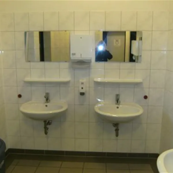 campingpark-kronenburger-see-hallschlag-pzifm