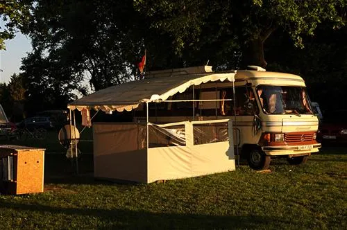 camping-land-an-der-elbe-bei-hamburg-stove-bei-drage-1przv