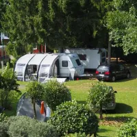 camping-land-an-der-elbe-bei-hamburg-stove-bei-drage-9ltwt